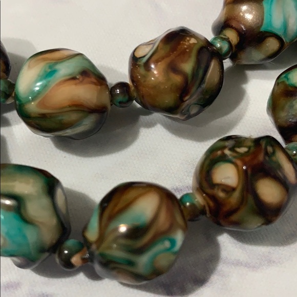 Vintage Boho Marbled Necklace & Clip Earring Set - Picture 8 of 9